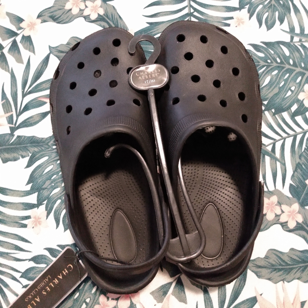 🌻 NEW Ladies Black Clogs